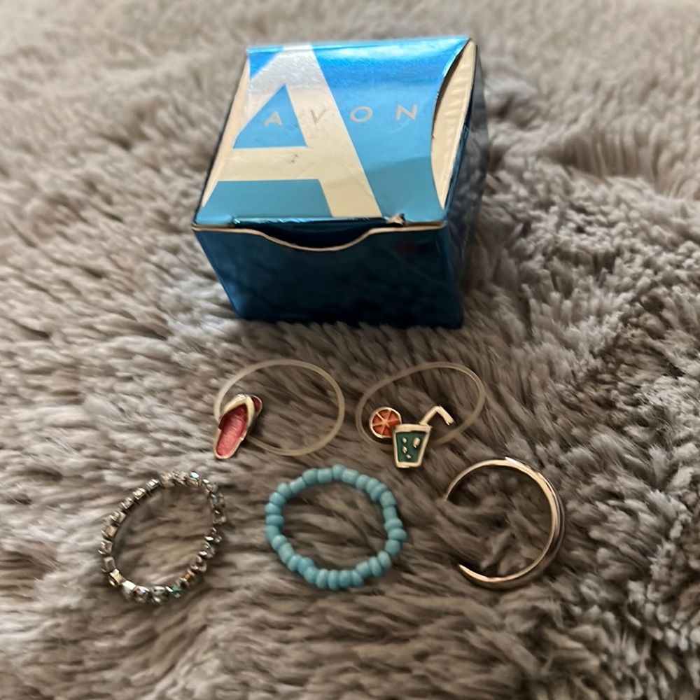 Set of 5 toe rings from Avon